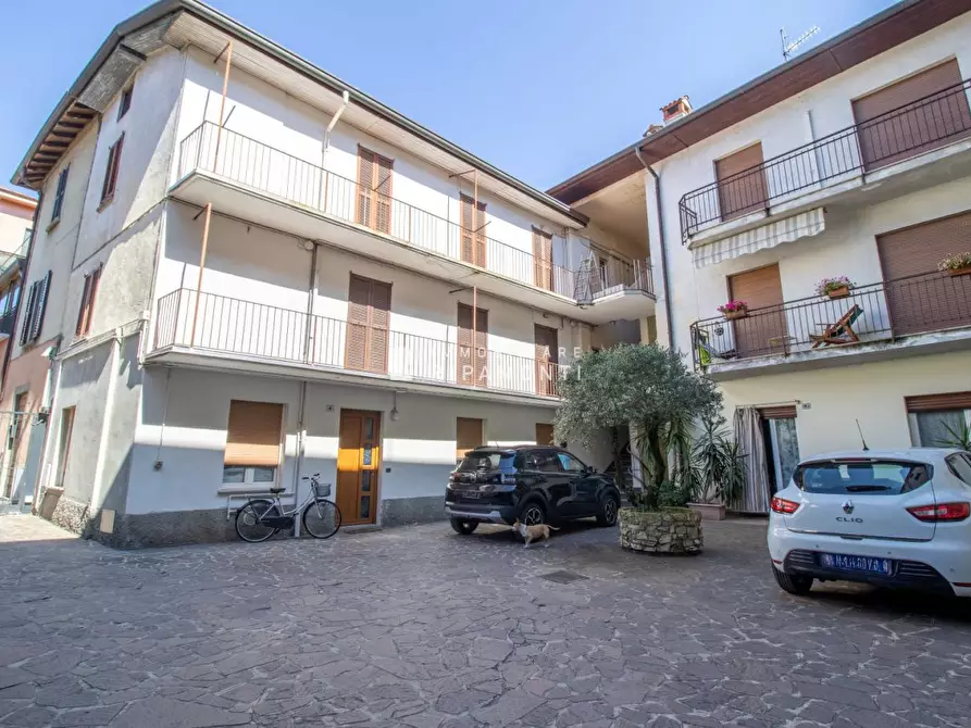 Immagine 5 di Appartamento in vendita  a Oggiono