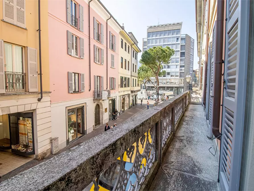 Immagine 1 di Appartamento in vendita  57 a Lecco