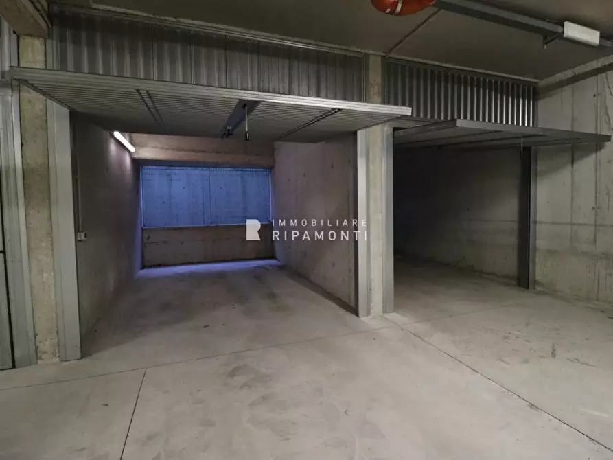 Immagine 3 di Garage in vendita  a Lecco
