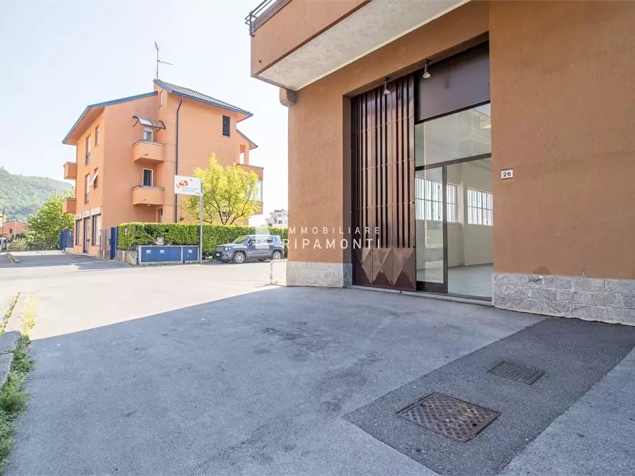 Immagine 3 di Attività artigianale in vendita  a Lecco