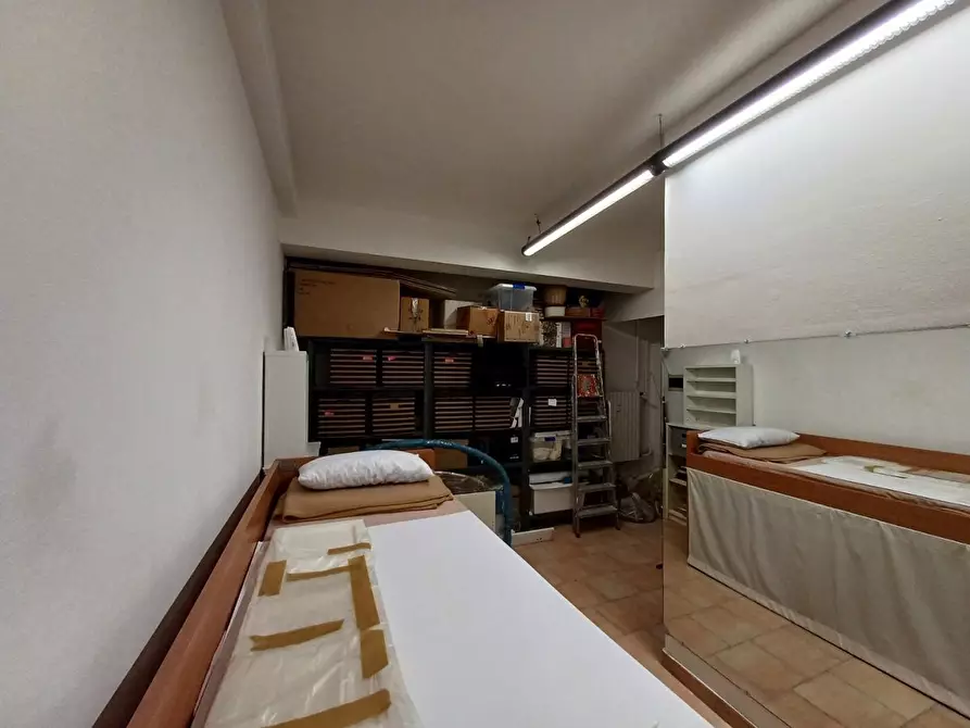Immagine 9 di Magazzino in vendita  18 a Milano