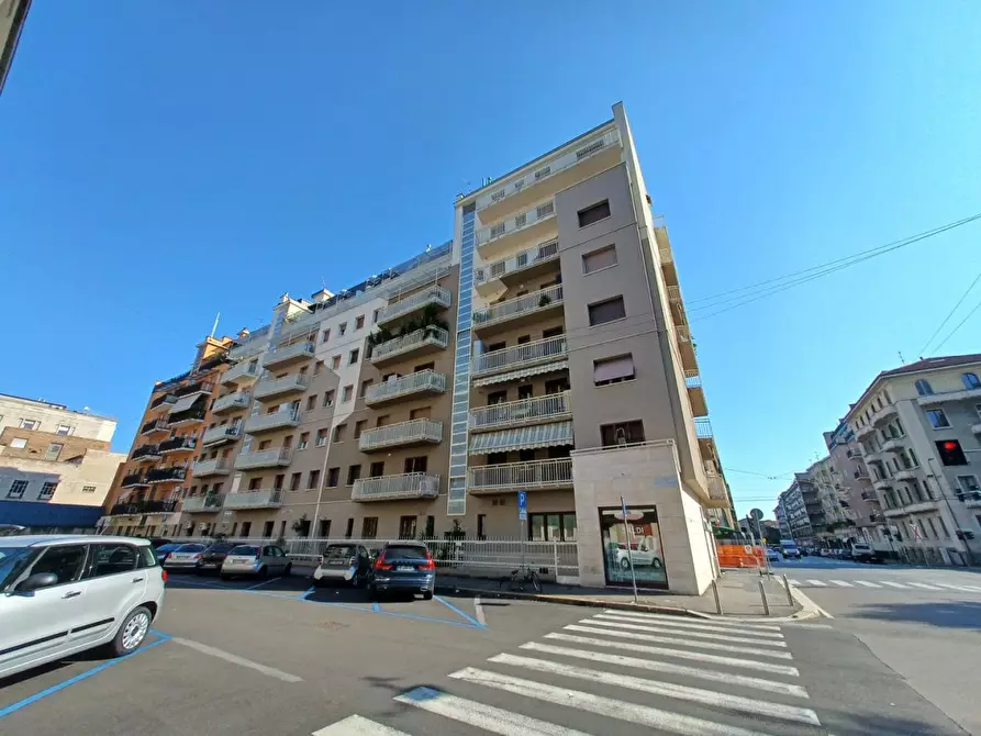 Immagine 1 di Magazzino in vendita  18 a Milano
