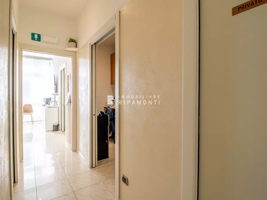 Immagine 6 di Ufficio in vendita  11 a Lecco