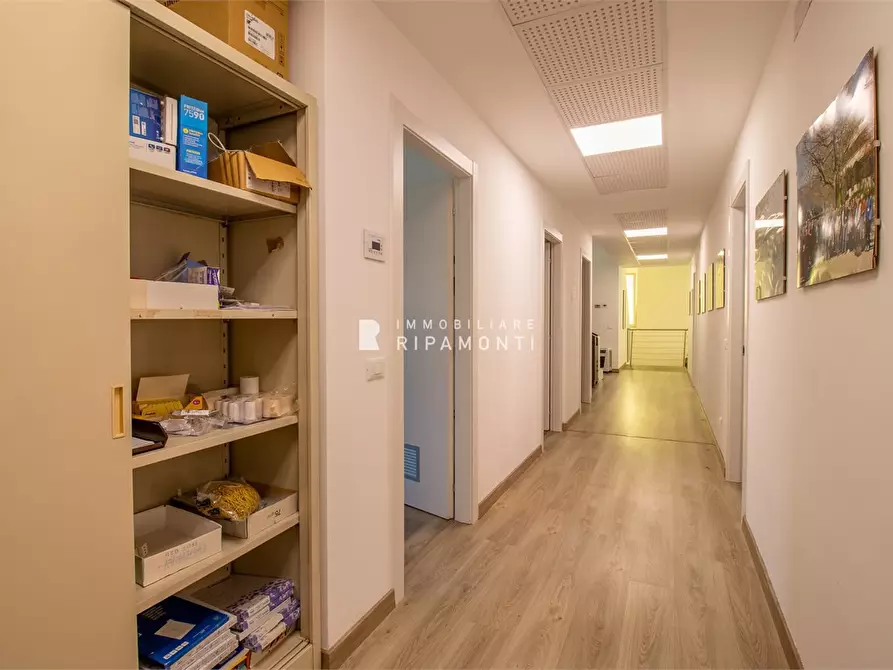 Immagine 2 di Ufficio in vendita  11 a Lecco