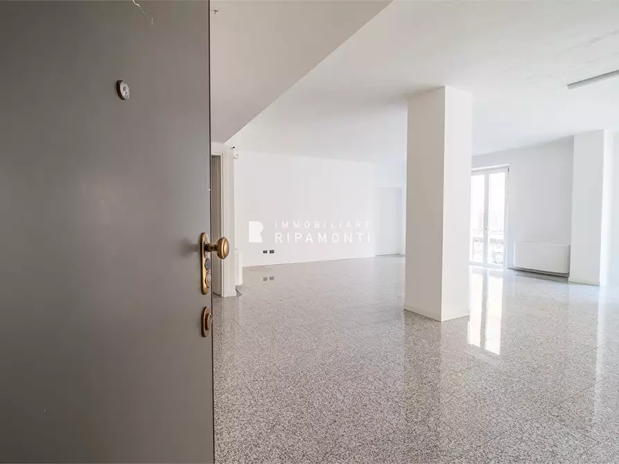 Immagine 9 di Ufficio in vendita  3 a Lecco