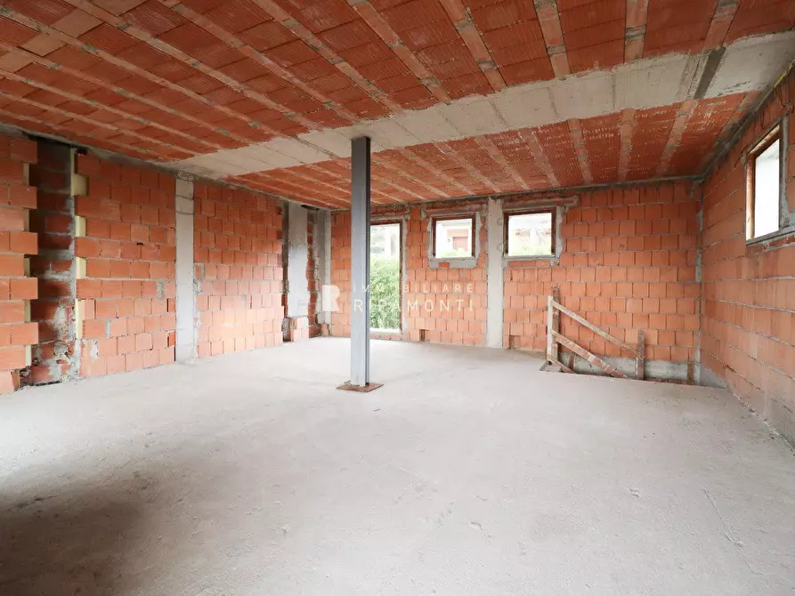 Immagine 8 di Villa in vendita  a Oggiono