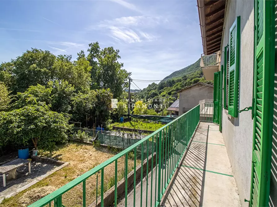 Immagine 10 di Villa in vendita  2 a Civate