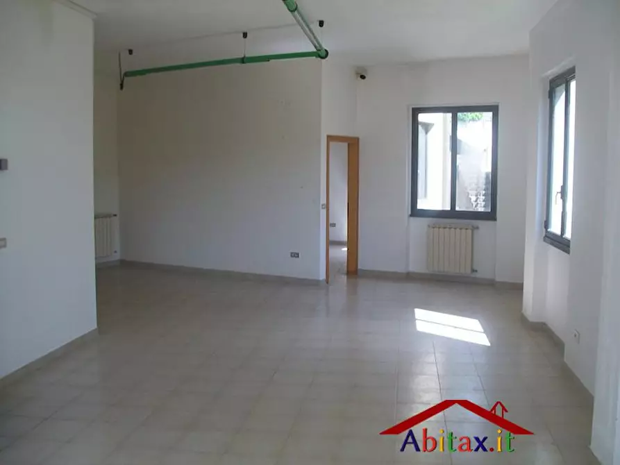 Immagine 9 di Negozio in vendita  1 a Cavriglia