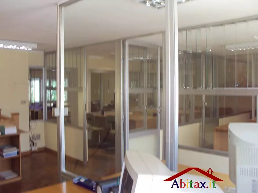 Immagine 8 di Negozio in vendita  45/ 47 a Arezzo