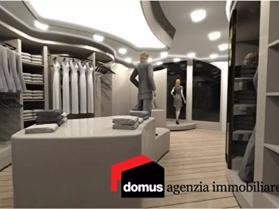 Immagine 1 di Negozio in affitto  a Thiene