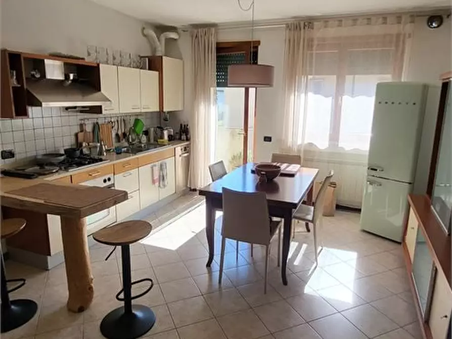 Immagine 2 di Appartamento in affitto  a Thiene