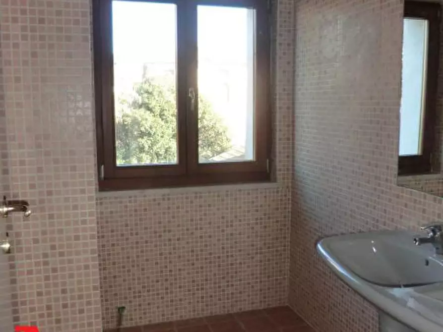 Immagine 8 di Ufficio in affitto  a Villaverla