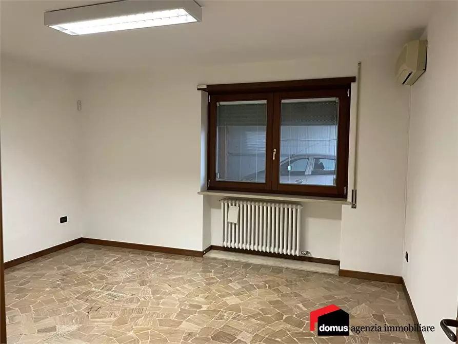 Immagine 6 di Ufficio in affitto  a Thiene
