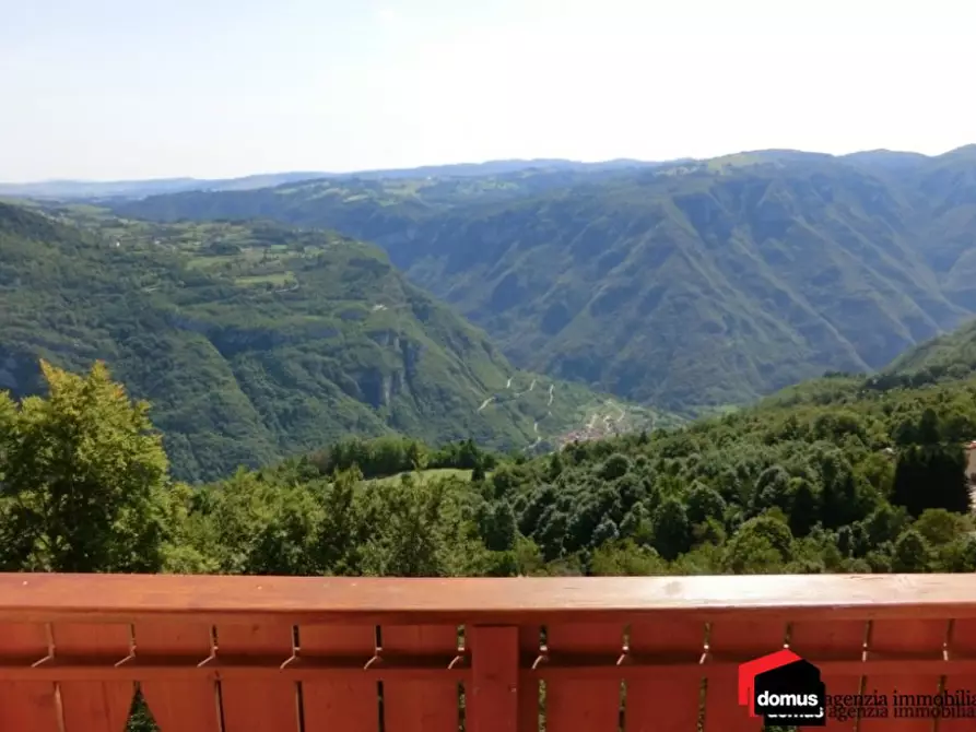 Immagine 2 di Appartamento in vendita  a Tonezza Del Cimone