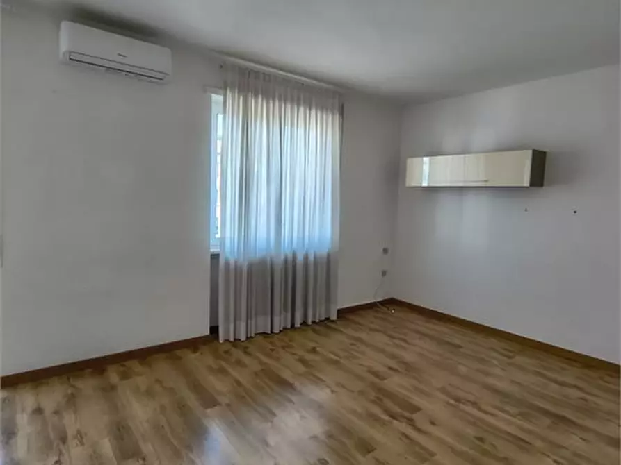 Immagine 9 di Appartamento in vendita  a Schio