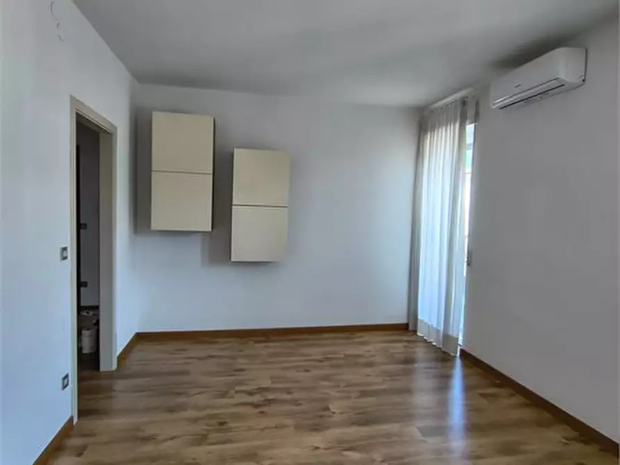 Immagine 6 di Appartamento in vendita  a Schio