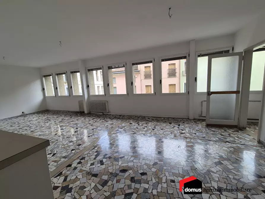 Immagine 3 di Appartamento in vendita  a Thiene