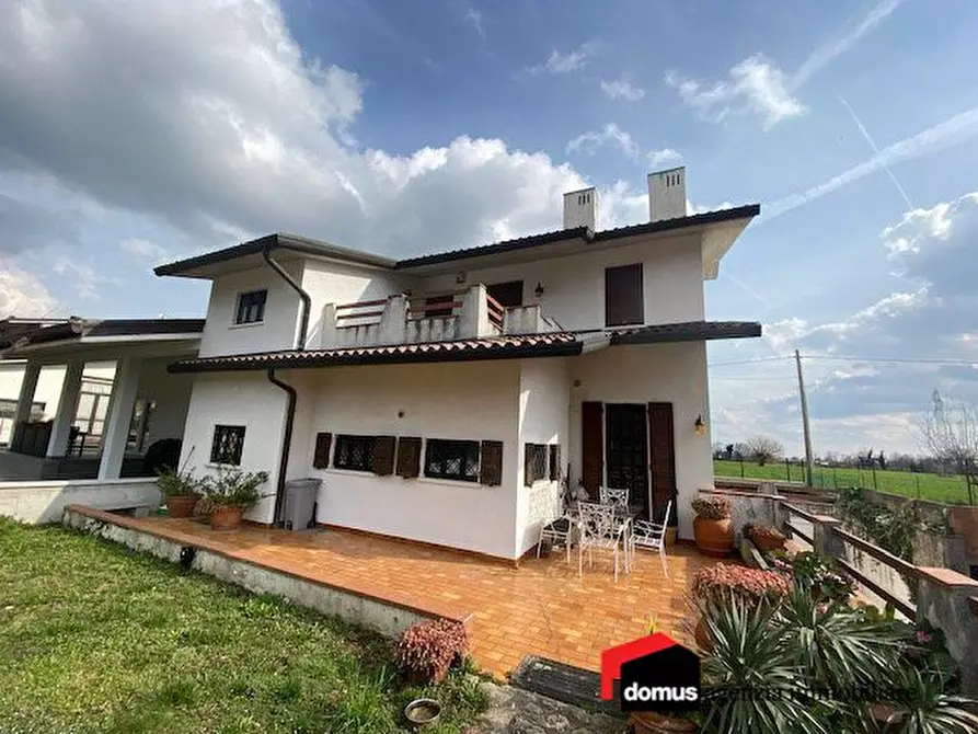Immagine 2 di Casa semindipendente in vendita  a Carrè
