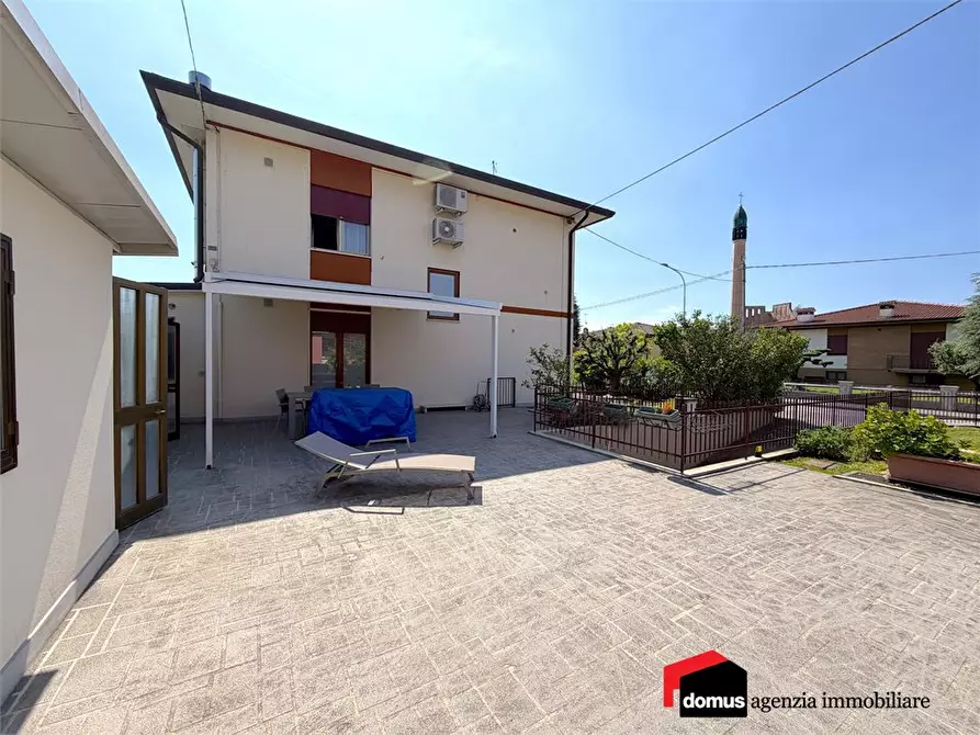 Immagine 1 di Casa semindipendente in vendita  a Zanè
