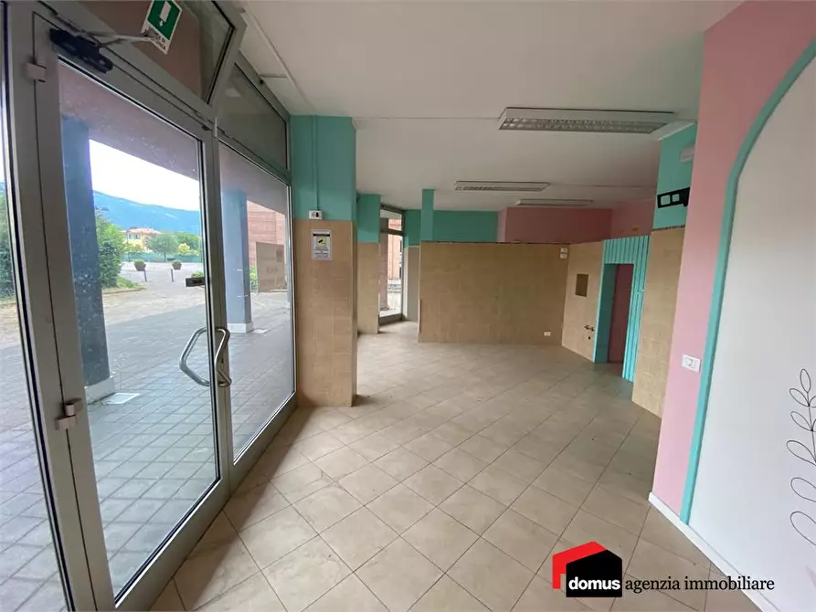 Immagine 4 di Negozio in vendita  a Thiene