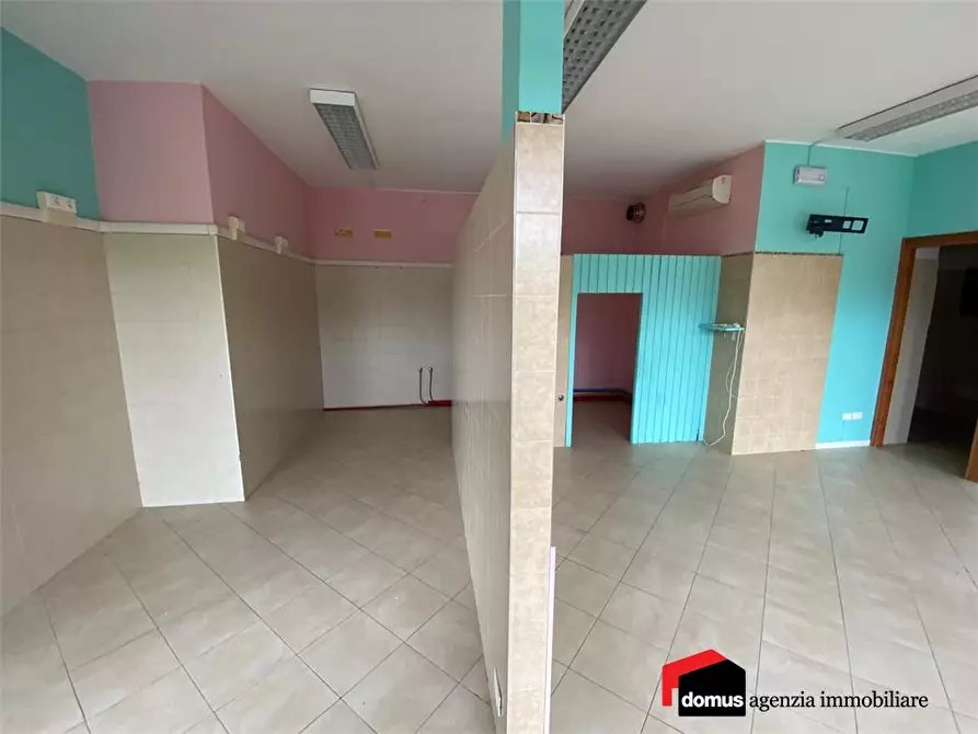 Immagine 7 di Negozio in vendita  a Thiene