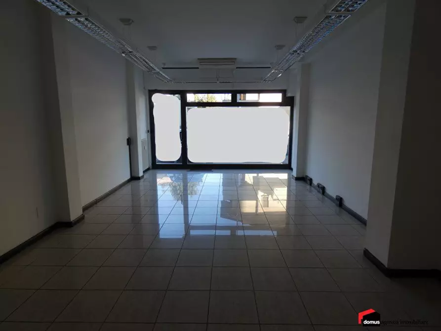 Immagine 3 di Negozio in vendita  a Thiene