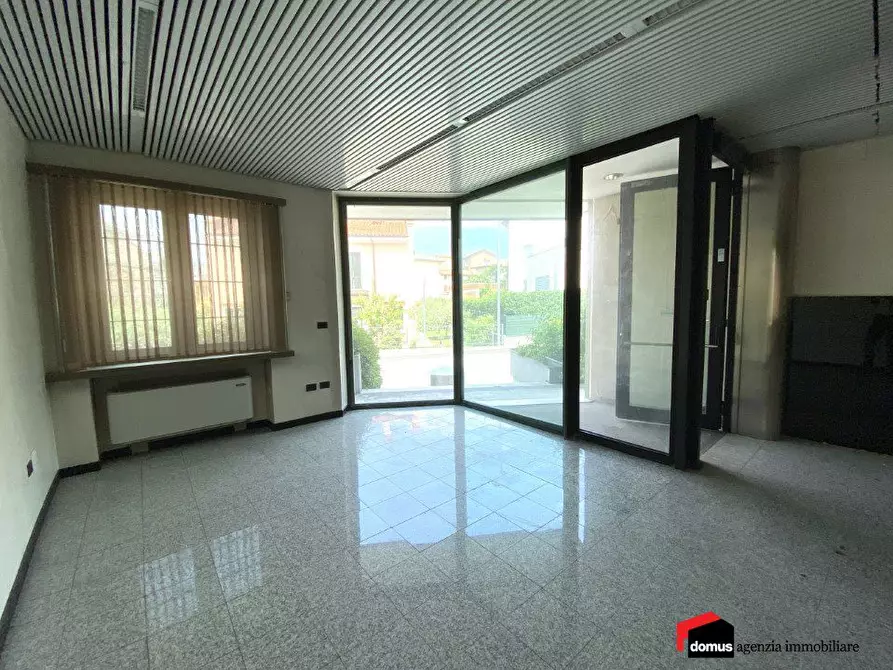 Immagine 3 di Negozio in vendita  a Lugo Di Vicenza