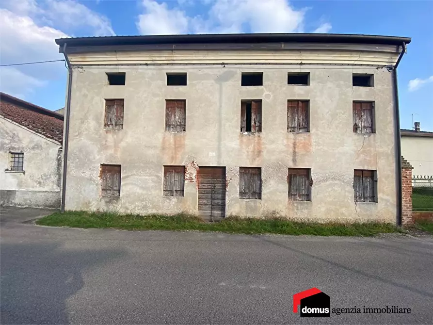 Immagine 1 di Rustico / casale in vendita  a Montecchio Precalcino