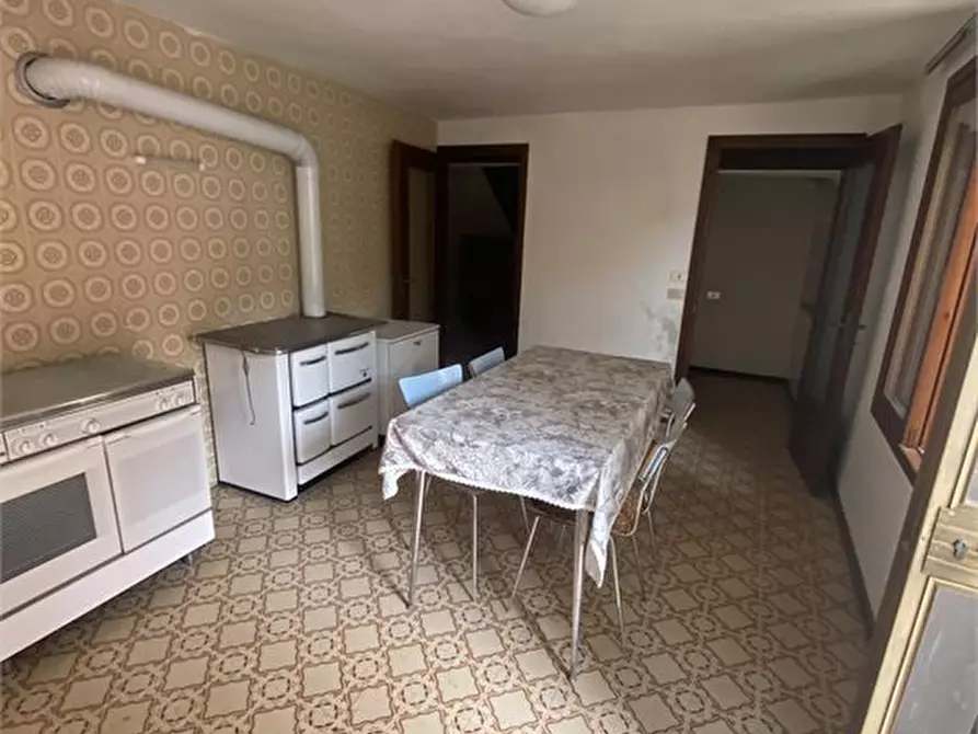 Immagine 8 di Rustico / casale in vendita  a Posina