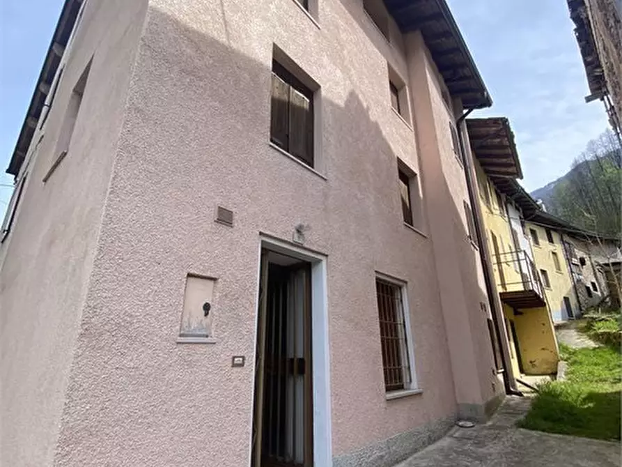Immagine 4 di Rustico / casale in vendita  a Posina