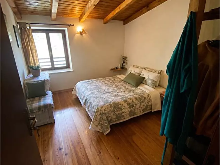 Immagine 8 di Rustico / casale in vendita  a Posina