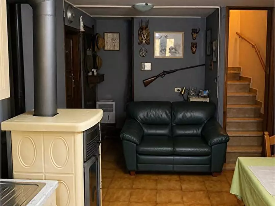 Immagine 5 di Rustico / casale in vendita  a Posina