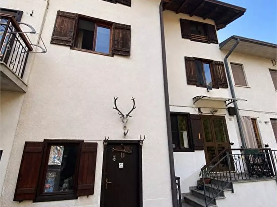 Immagine 1 di Rustico / casale in vendita  a Posina