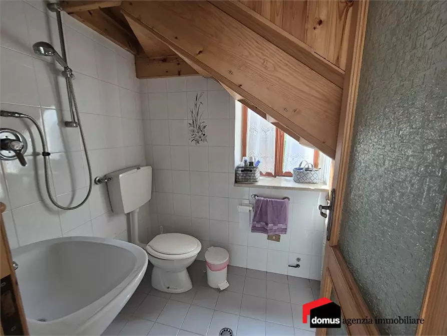 Immagine 9 di Rustico / casale in vendita  a Posina