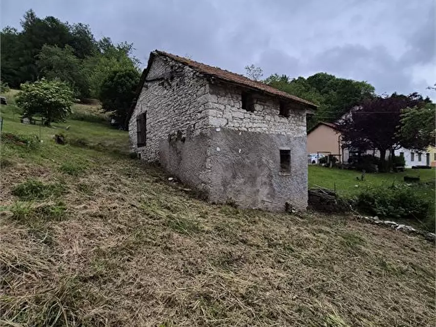 Immagine 8 di Rustico / casale in vendita  a Tonezza Del Cimone