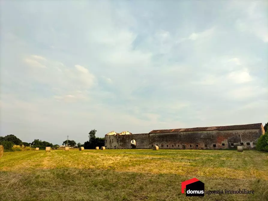 Immagine 7 di Rustico / casale in vendita  a Dueville