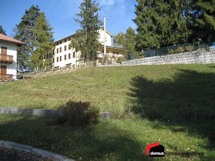 Immagine 1 di Terreno edificabile in vendita  a Tonezza Del Cimone