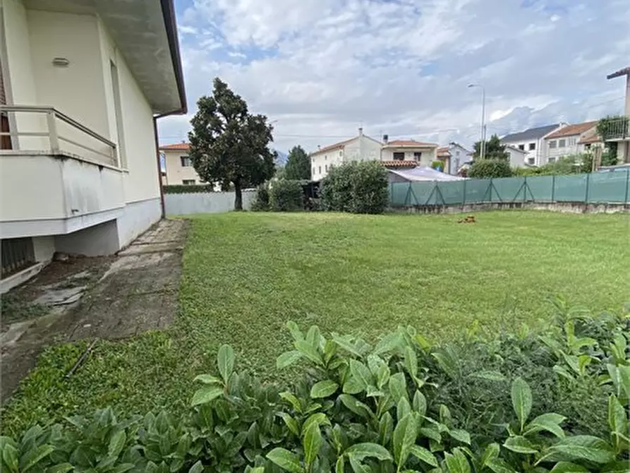 Immagine 2 di Villa in vendita  a Zanè