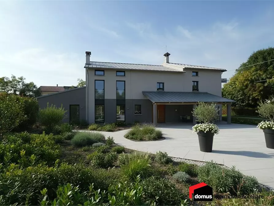 Immagine 1 di Villa in vendita  a Breganze