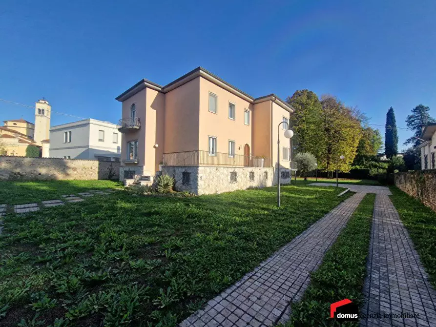 Immagine 3 di Villa in vendita  a Thiene