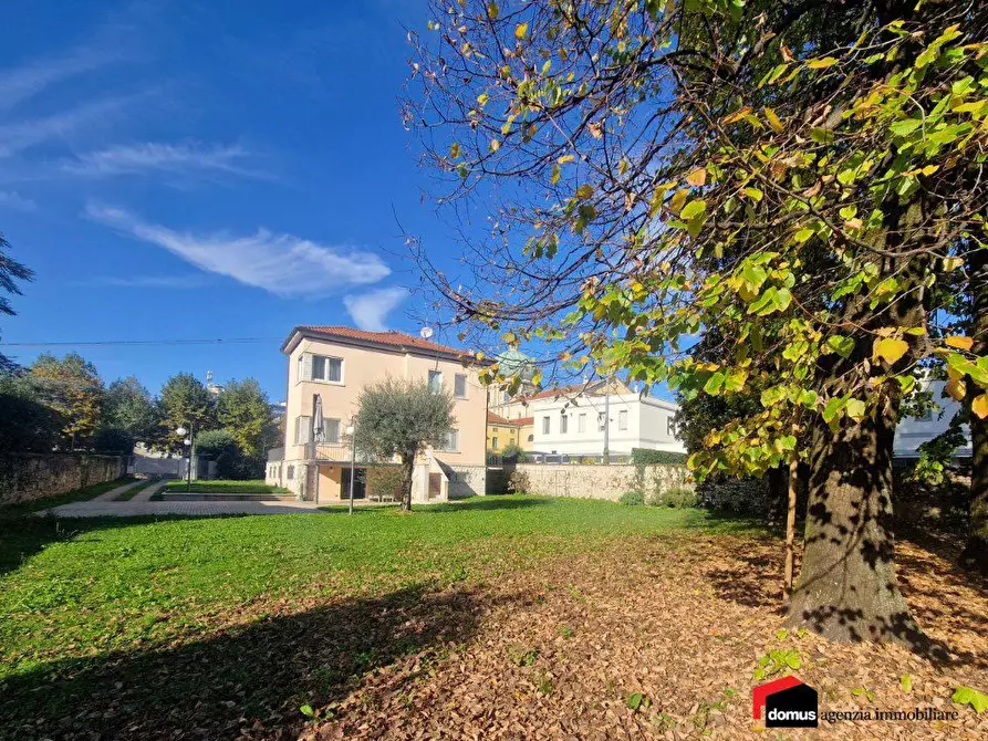 Immagine 10 di Villa in vendita  a Thiene