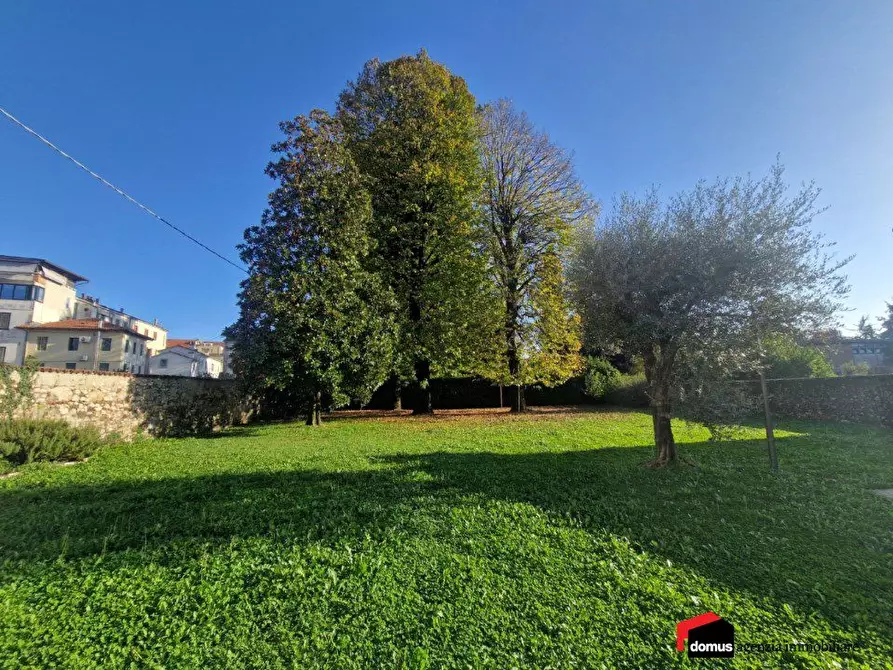 Immagine 2 di Villa in vendita  a Thiene