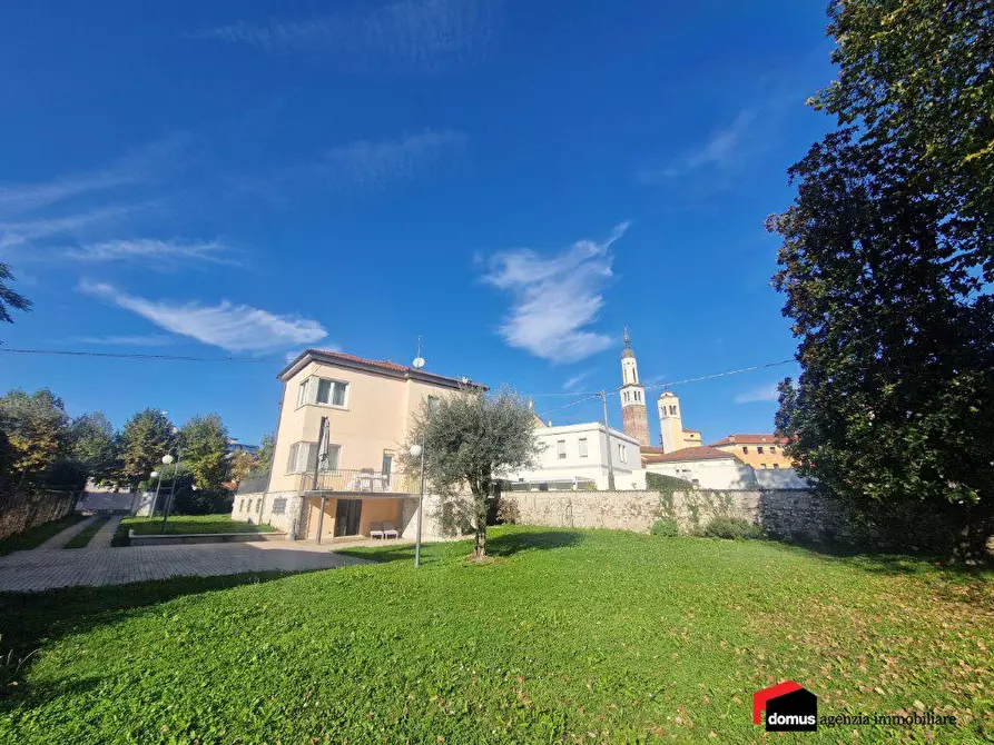 Immagine 9 di Villa in vendita  a Thiene