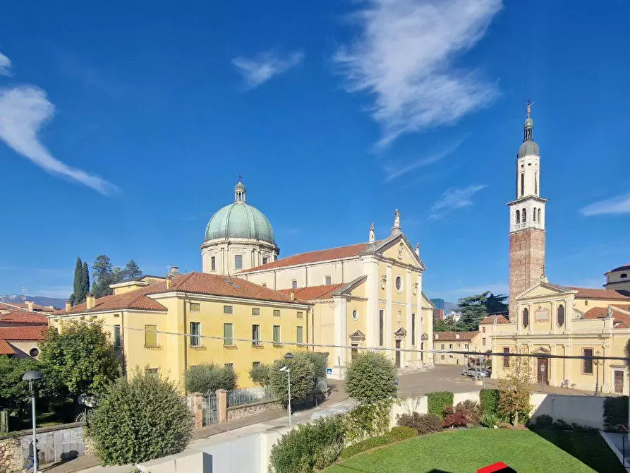 Immagine 7 di Villa in vendita  a Thiene