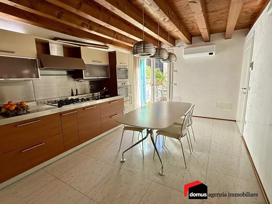 Immagine 10 di Villa in vendita  a Thiene