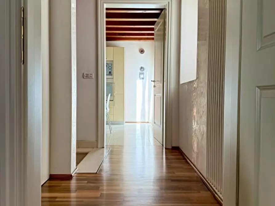 Immagine 8 di Villa in vendita  a Thiene