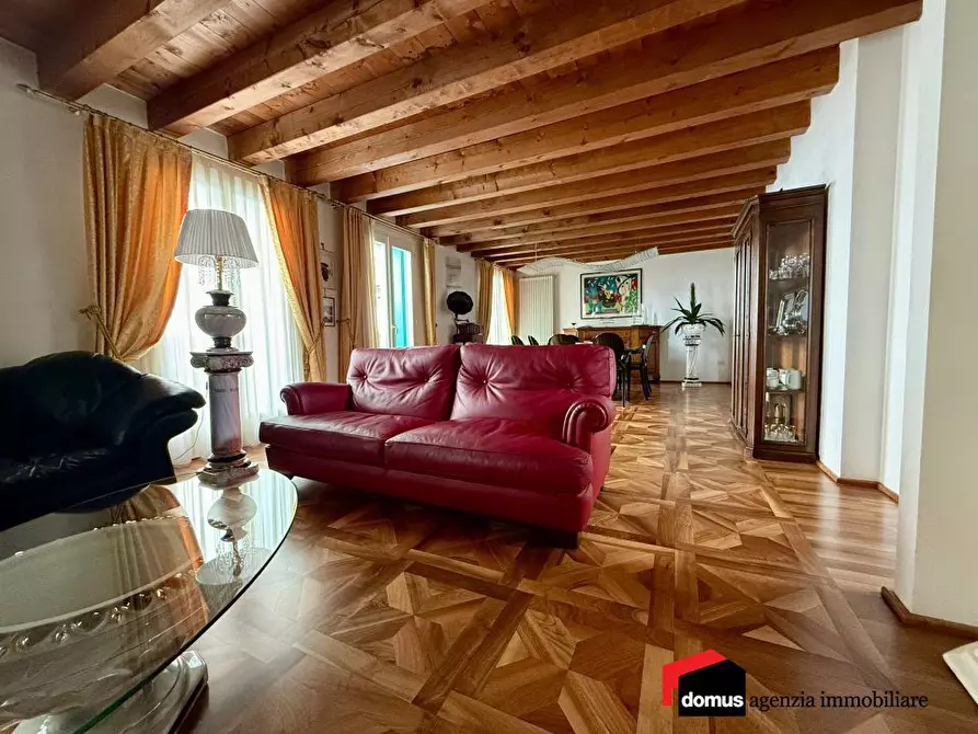 Immagine 4 di Villa in vendita  a Thiene