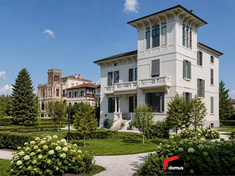 Immagine 9 di Villa in vendita  a Thiene