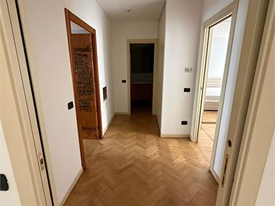 Immagine 5 di Appartamento in vendita  6 a Milano