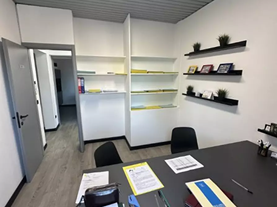 Immagine 9 di Ufficio in affitto  6 a Trezzo Sull'adda